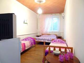 Гостевой дом Наутилус  Геленджик Стандартный четырехместный номер-1